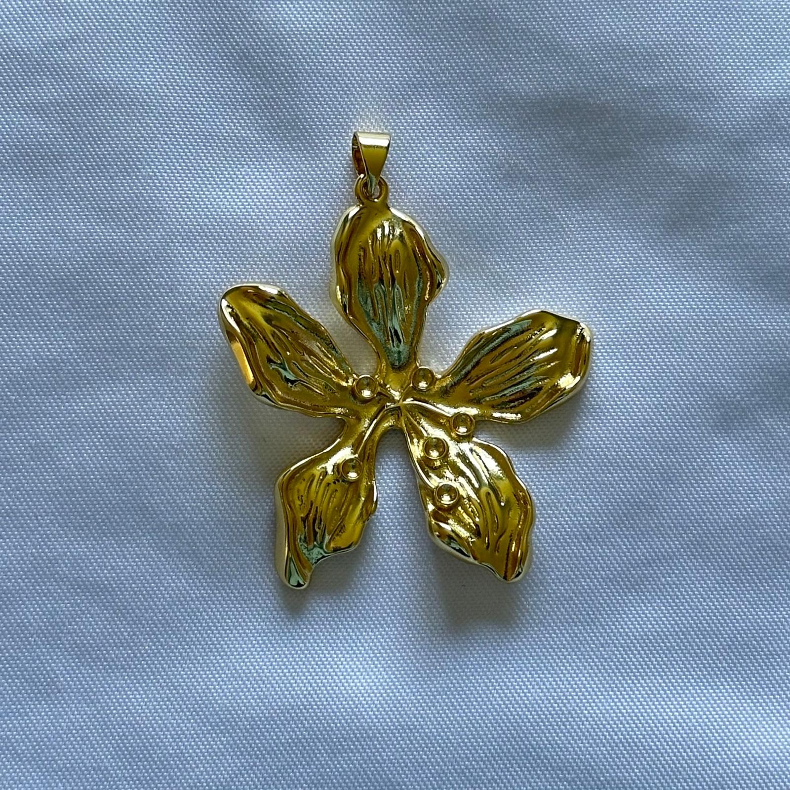 Flora Pendant