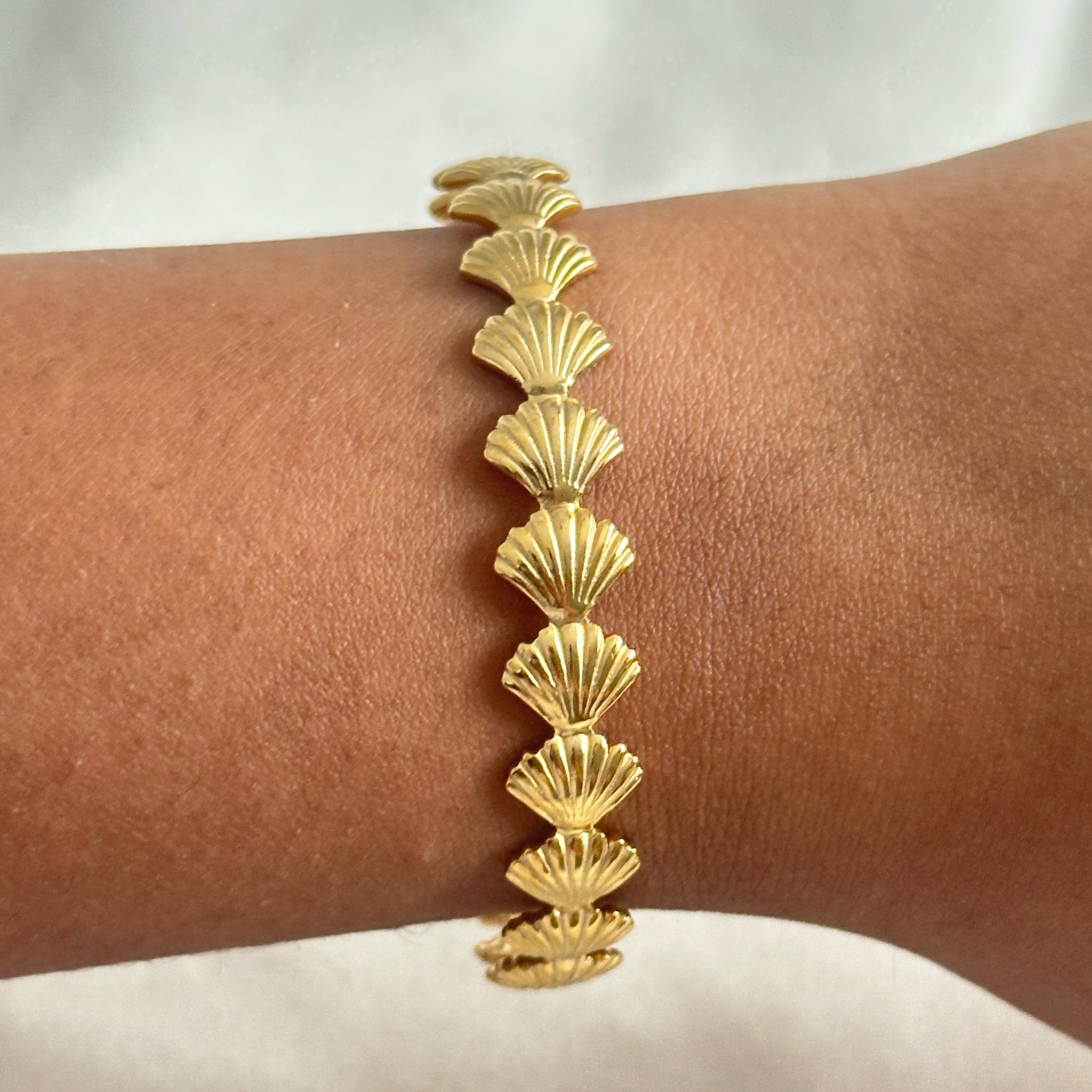 Shelly Bangle