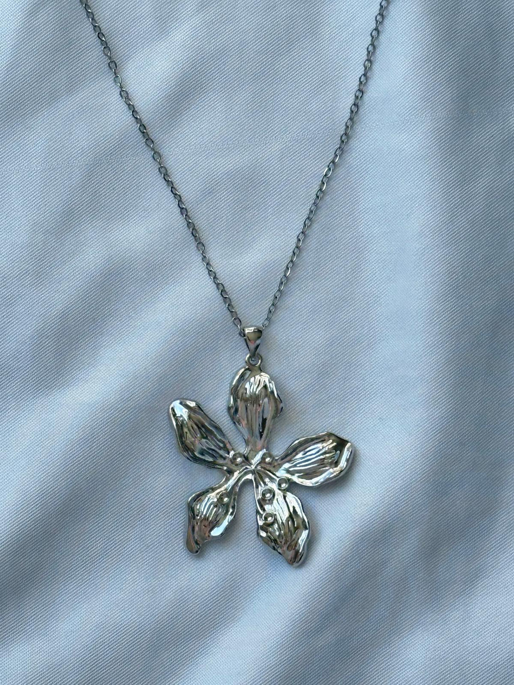 Flora Necklace Silver