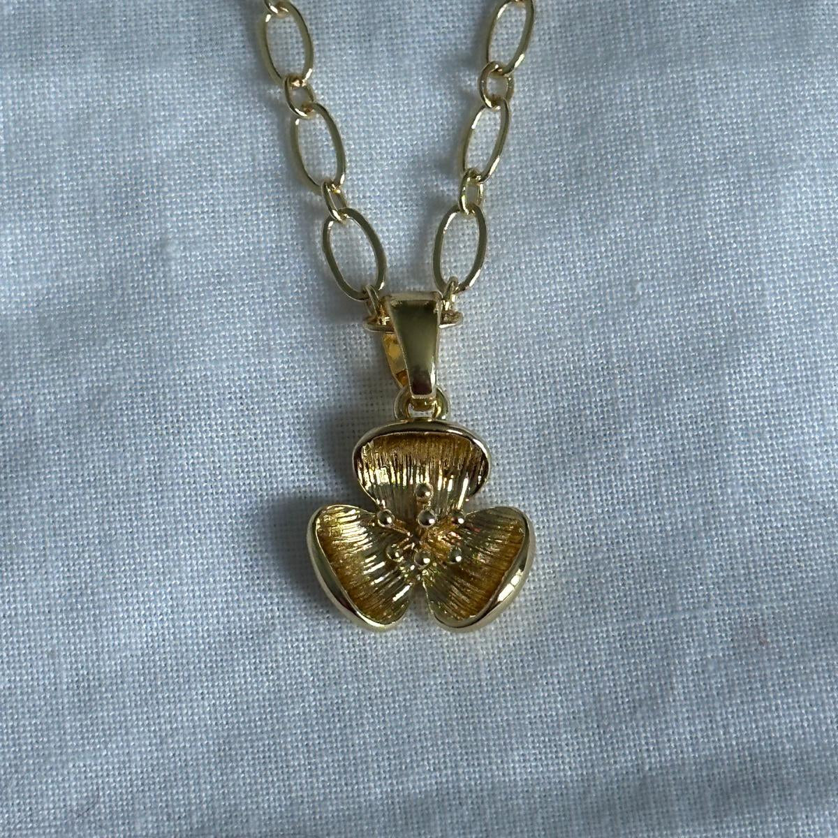 Hibiscus Necklace