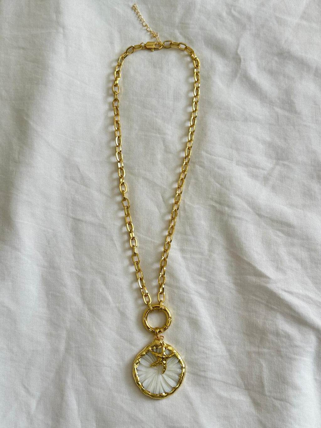 Aphrodite long necklace